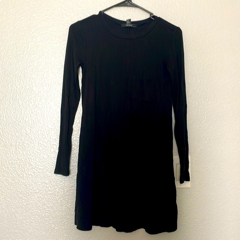 Forever 21

Size: Small-Medium
Good Condition
Final Sale